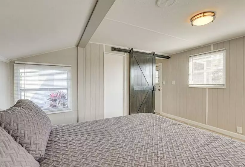 Sun Soaked Okeechobee Retreat W/ Canal Views!