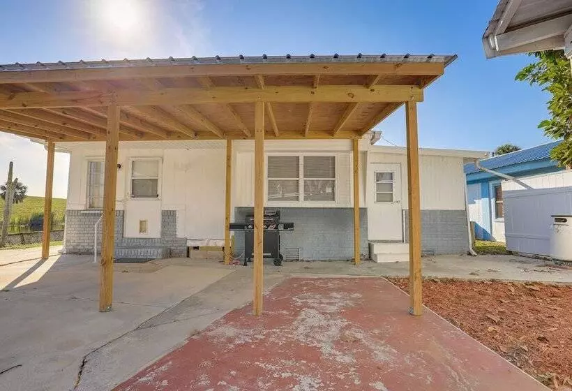 Sun Soaked Okeechobee Retreat W/ Canal Views!