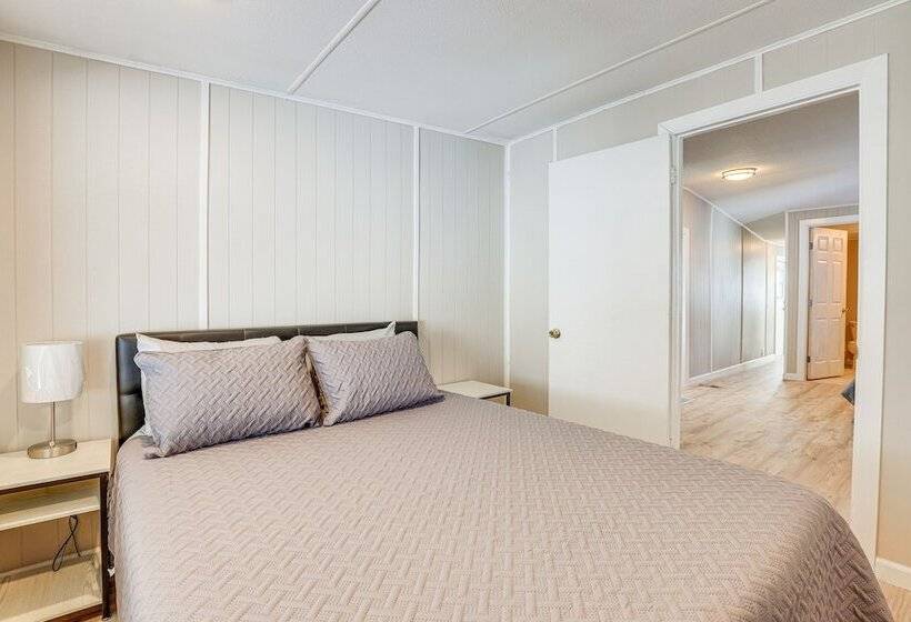 Sun Soaked Okeechobee Retreat W/ Canal Views!