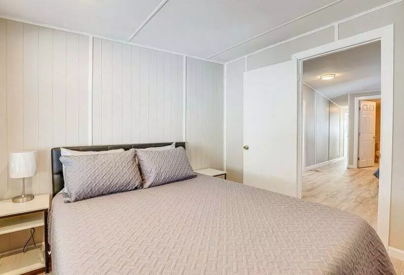 Sun Soaked Okeechobee Retreat W/ Canal Views!