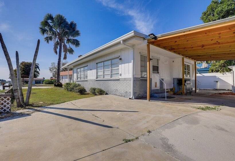 Sun Soaked Okeechobee Retreat W/ Canal Views!
