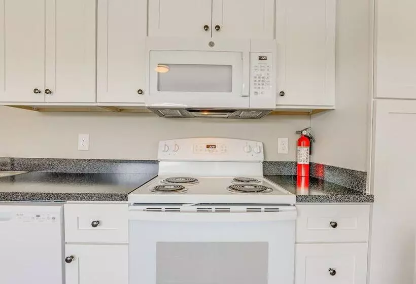 Sun Soaked Okeechobee Retreat W/ Canal Views!