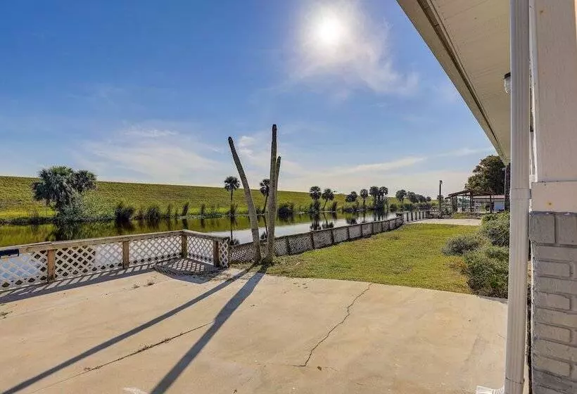 Sun Soaked Okeechobee Retreat W/ Canal Views!