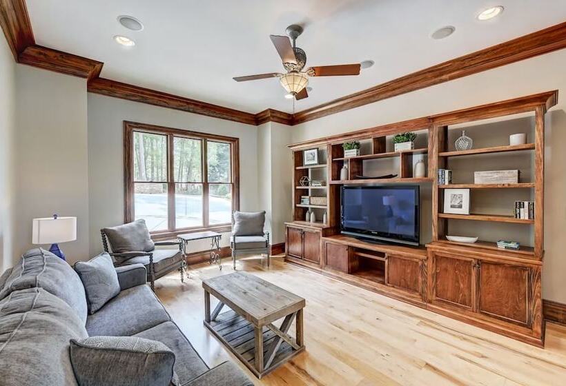 Sunset Shores Resort: The Grand House By Avantstay