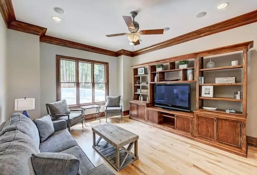 Sunset Shores Resort: The Grand House By Avantstay