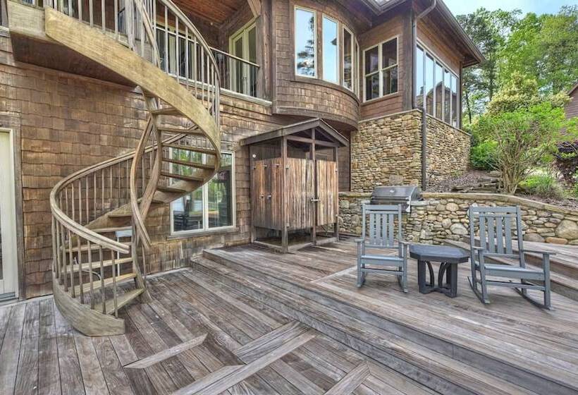 Sunset Shores Resort: The Grand House By Avantstay