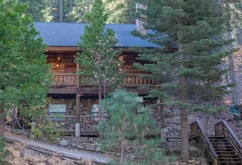 The Log Home Quintessential Log Cabin In Ynp!