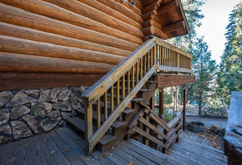 The Log Home Quintessential Log Cabin In Ynp!