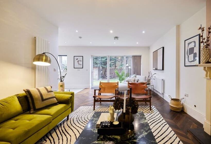 The Redbridge Sanctuary Spacious 3bdr House With Garden