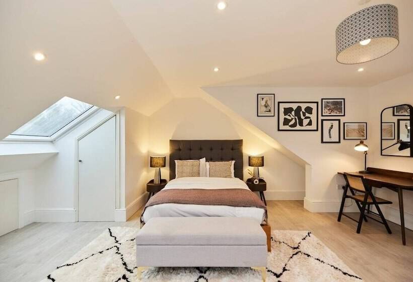 The Redbridge Sanctuary Spacious 3bdr House With Garden