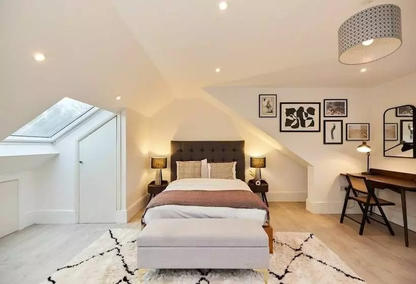 The Redbridge Sanctuary   Spacious 3bdr House With Garden