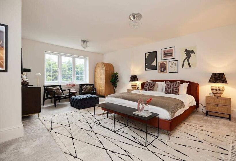 The Redbridge Sanctuary Spacious 3bdr House With Garden