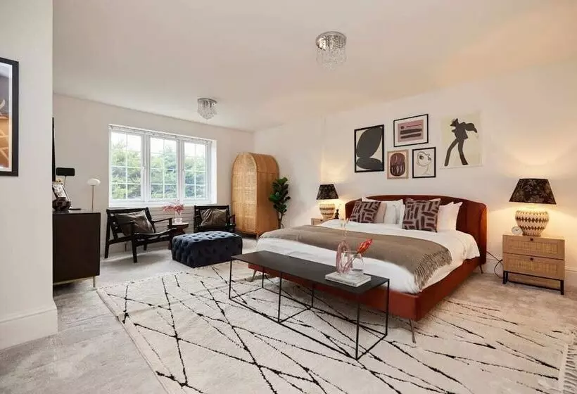 The Redbridge Sanctuary   Spacious 3bdr House With Garden