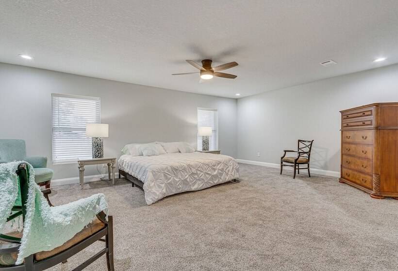 Updated Pensacola Home ~ 7 Mi To Beach!