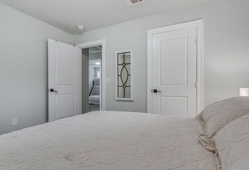 Updated Pensacola Home ~ 7 Mi To Beach!