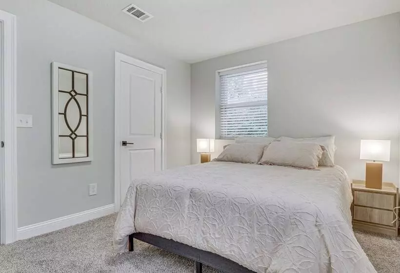 Updated Pensacola Home ~ 7 Mi To Beach!