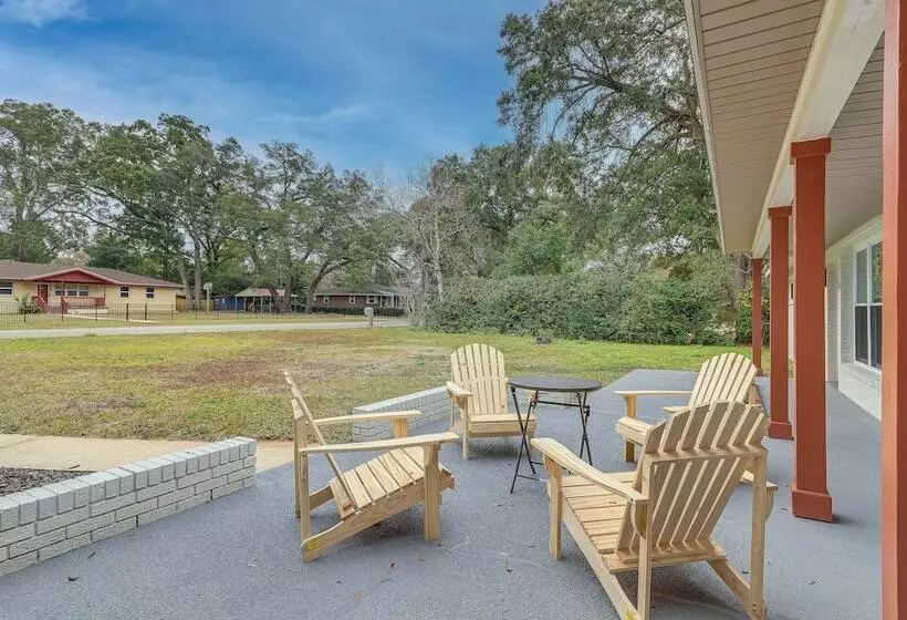 Updated Pensacola Home ~ 7 Mi To Beach!