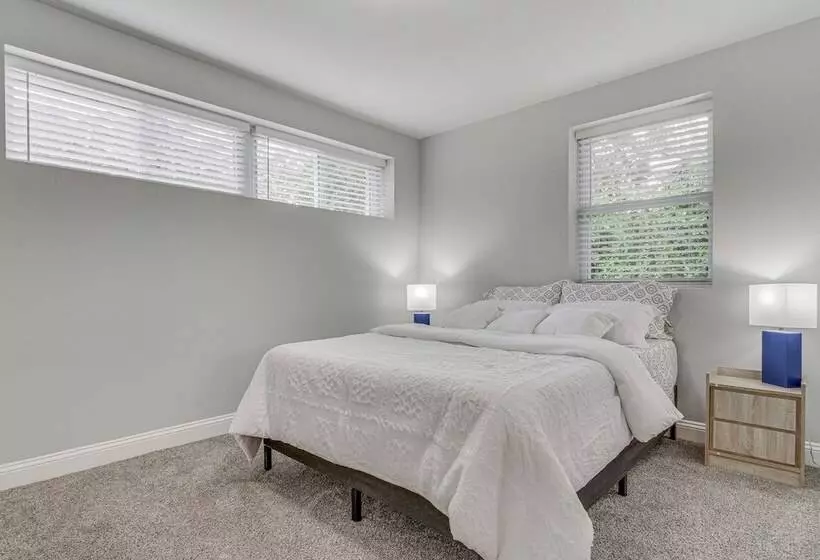 Updated Pensacola Home ~ 7 Mi To Beach!