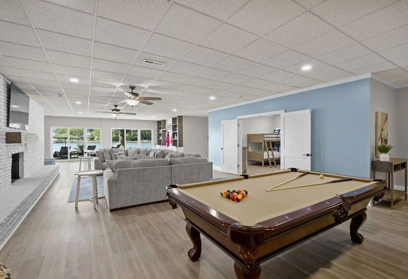 Water, Water Everywhere By Avantstay Pool + Dock