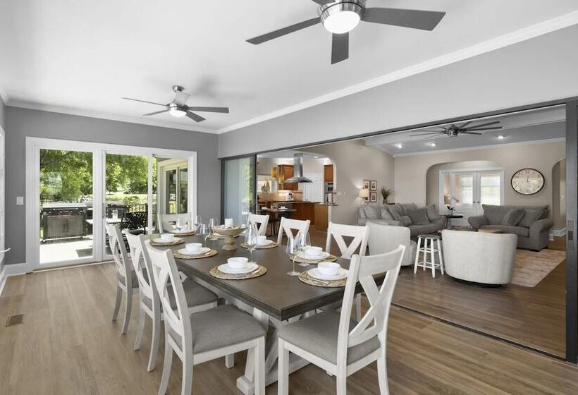 Water, Water Everywhere By Avantstay Pool + Dock