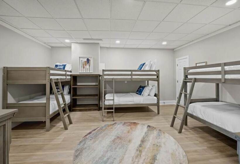 Water, Water Everywhere By Avantstay Pool + Dock