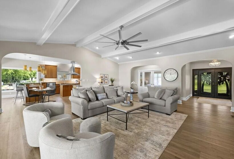 Water, Water Everywhere By Avantstay Pool + Dock