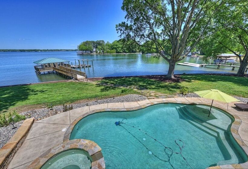 Water, Water Everywhere By Avantstay Pool + Dock