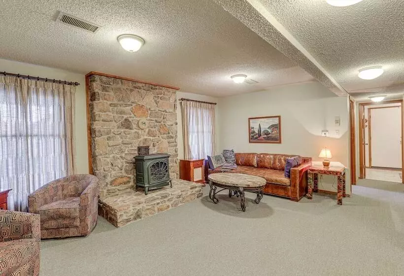 Waterfront Cherokee Village Home W/ Private Dock!