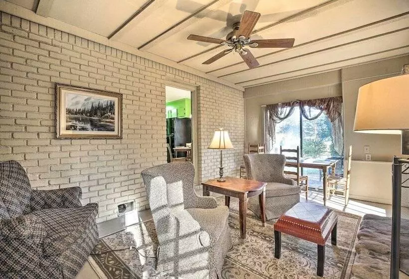 Acworth Retreat W/ Fireplace + Deck, 2 Mi To Lake!