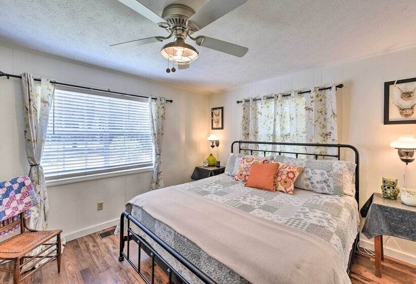 Airy Lake Pamona Paradise: Sunsets & Bird Watching