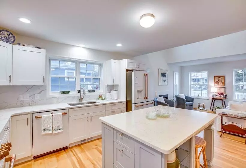 Airy West Cape May Cottage < 1 Mi To Beach!