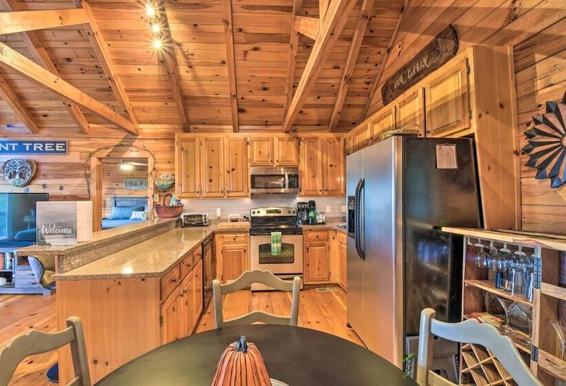 Bent Tree Cabin With Mountain & Lake Views!