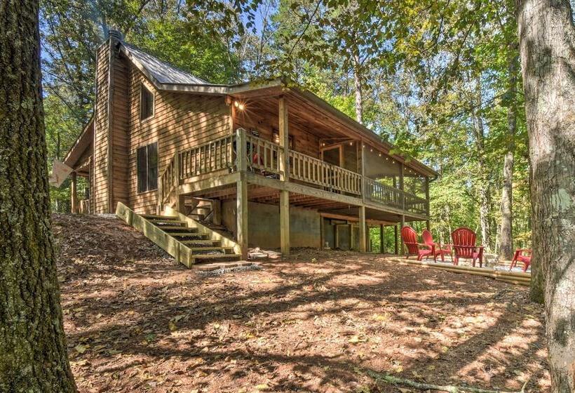 Blue Ridge Cabin: Hot Tub, Fire Pit & Grill!