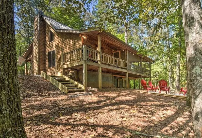 Blue Ridge Cabin: Hot Tub, Fire Pit & Grill!