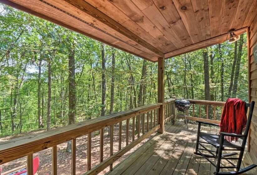 Blue Ridge Cabin: Hot Tub, Fire Pit & Grill!