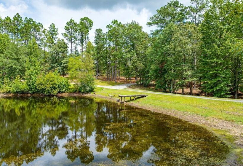 Buena Vista Cabin: Tranquil Haven Near Town Square