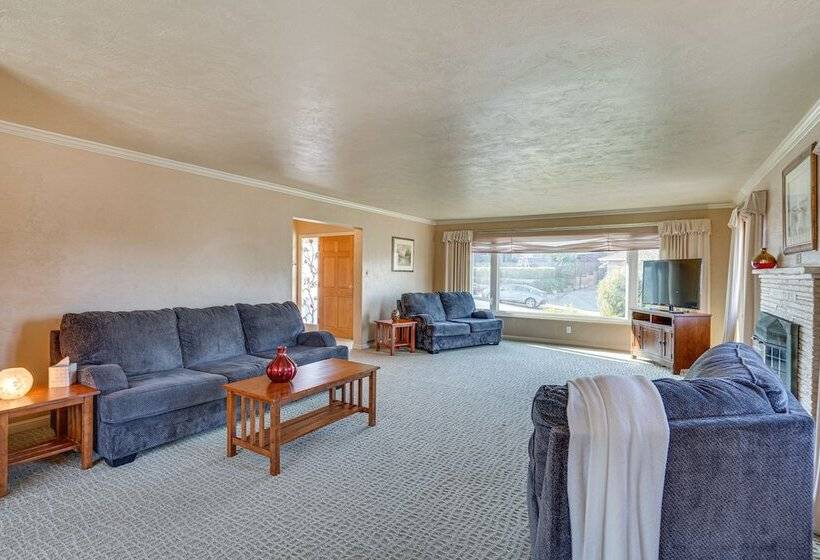 Castro Valley Home W/ Private Deck!