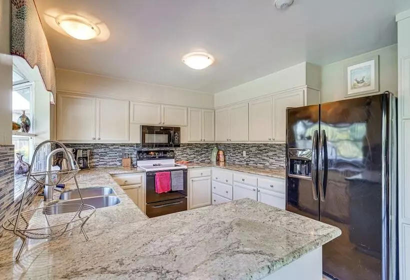 Castro Valley Home W/ Private Deck!