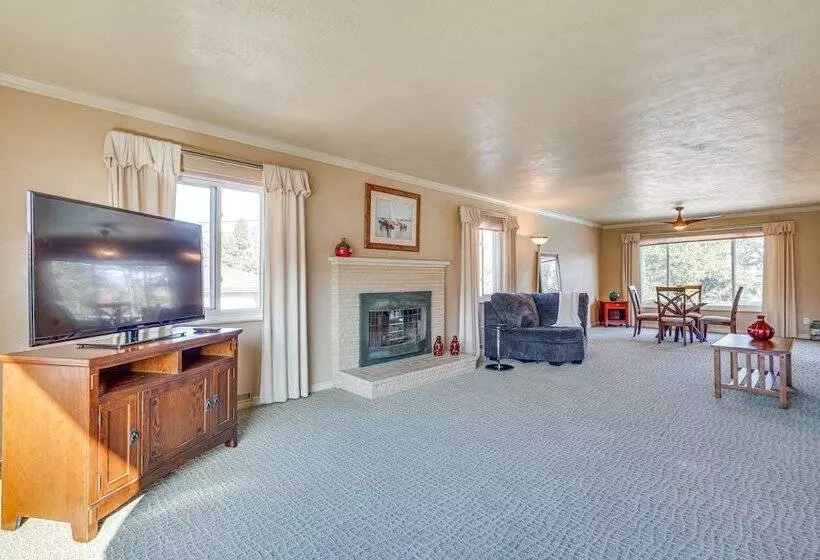 Castro Valley Home W/ Private Deck!