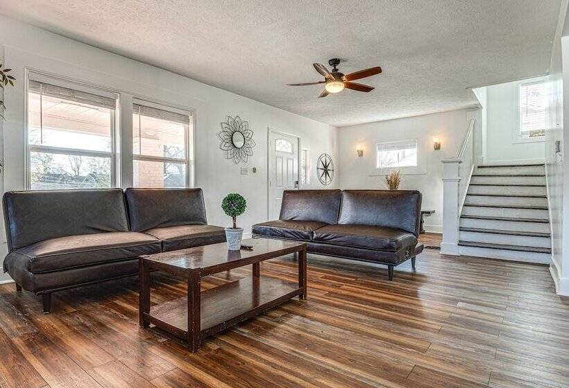 Charming Indianapolis Home Near Newfields!