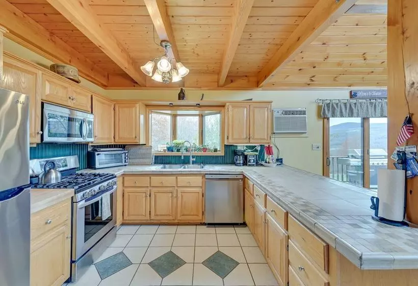 Charming New York Chalet W/ Hot Tub & Game Room!