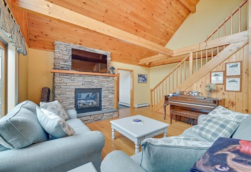 Charming New York Chalet W/ Hot Tub & Game Room!