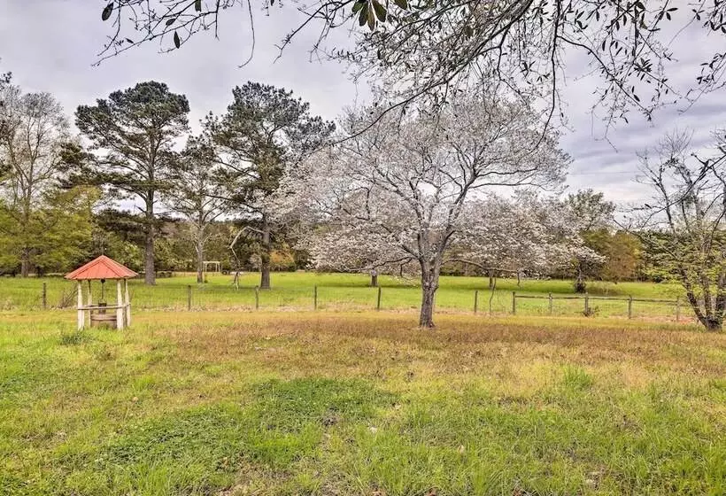 Charming Retreat On 80 Acre Willow Rock Ranch!