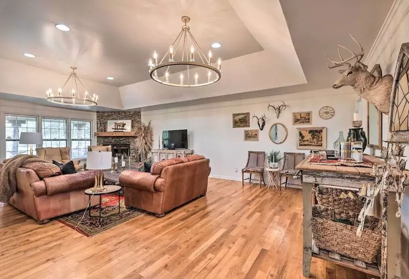 Charming Retreat On 80 Acre Willow Rock Ranch!