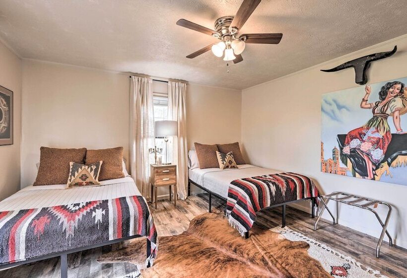 Charming Retreat On 80 Acre Willow Rock Ranch!