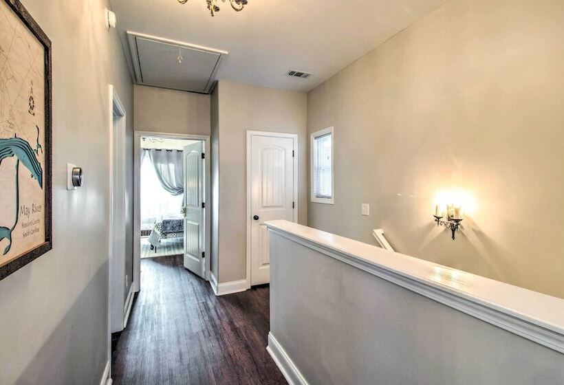 Chic Thomas Square Home In Walkable Location!