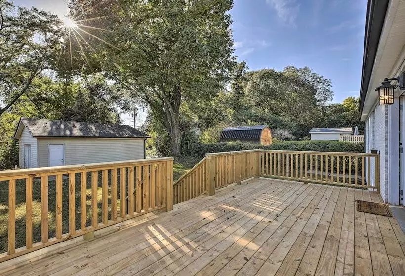 Contemporary Athens Home < 2 Miles To Uga!