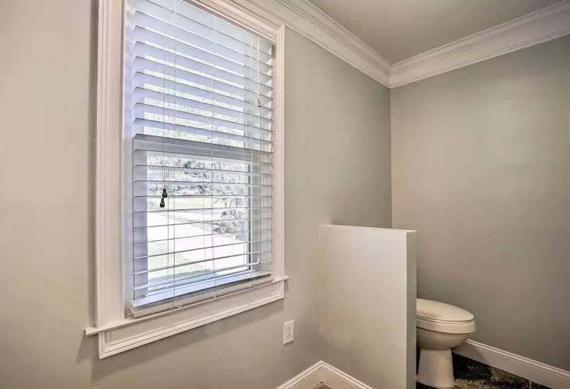 Contemporary Athens Home < 2 Miles To Uga!