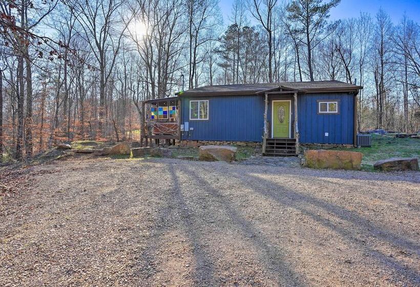 Cozy Summerville Cabin: Private Hot Tub, Fire Pit!