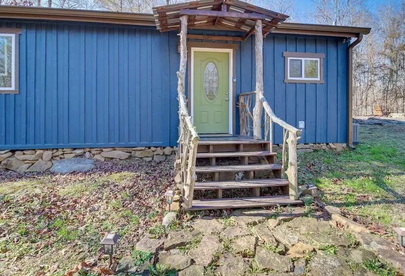 Cozy Summerville Cabin: Private Hot Tub, Fire Pit!